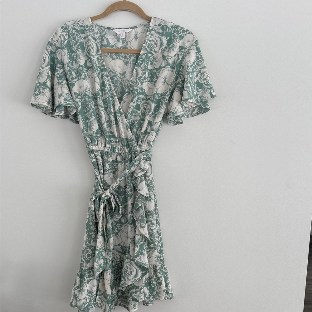 LC Lauren Conrad Green and White Floral Dress, size small